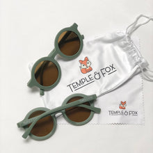 Load image into Gallery viewer, Round retro sunglasses for cool kids with branded Temple &amp; Fox protection pouch and cloth
