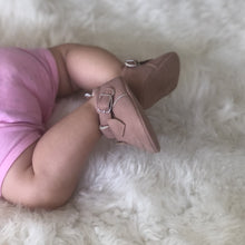 Load image into Gallery viewer, Pre walker and first walker shoes for girls