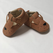 Load image into Gallery viewer, Unisex baby shoes for newborns and toddlers

